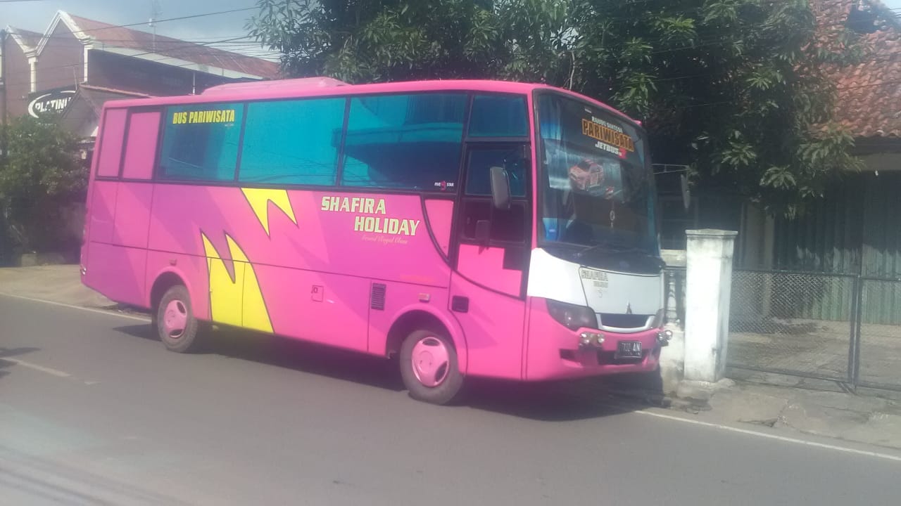 Rental Bus Pariwisata