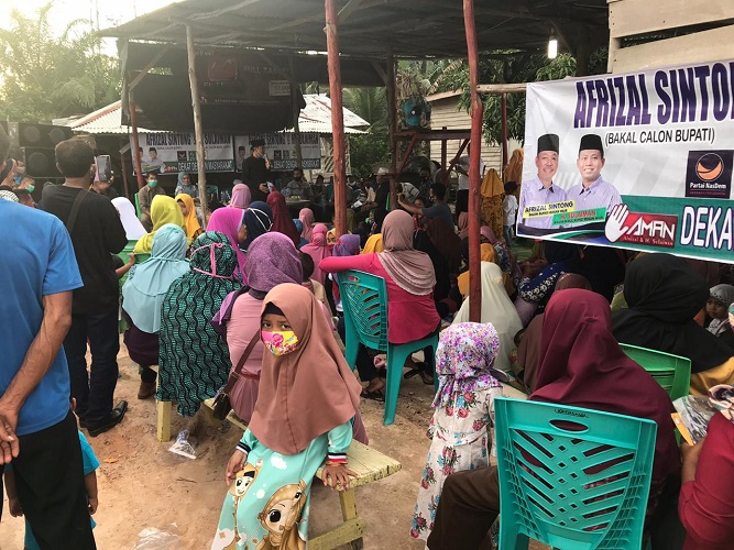 Ratusan Masyarakat Khususnya Emak emak Menghadiri Acara Silaturahmi dengan Calon Bupati Rokan Hilir