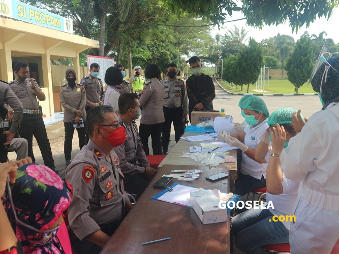 Cegah Penyebaran Covid-19, 100 Personel Polres Sergai Melakukan Swab Test