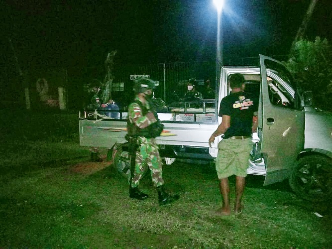 SATGAS PAMTAS RI-PNG RAIDER 100/PRAJURIT SETIA CEGAH PEREDARAN NARKOBA,POS WORKWANA MENGADAKAN SWEEPING DI JALUR UTAMA WORKWANA MENUJU WAMBES