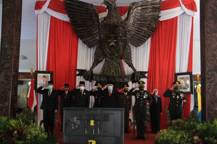 Dandim 0808/Blitar Mengikuti Upacara Hari Kesaktian Pancasila Secara Virtual