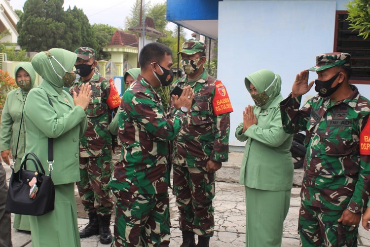 Kunjungi Koramil, Dandim 0808/Blitar Babinsa Harus Aktif Sosialisasikan 3M