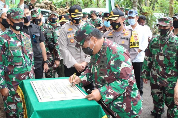 PENUTUPAN TMMD KE-109 OLEH PANGDAM III/SLW DI WILAYAH KOREM 062/TN