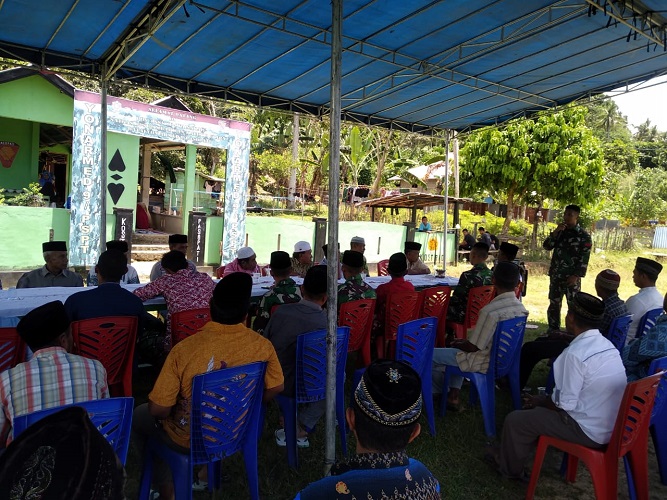 Satgas Yonarmed 9 Kostrad Melaksanakan Syukuran dan Doa Bersama dalam Rangka Peringati HUT TNI ke-75 di Waisakai