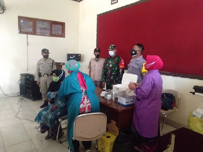 160 Lansia Warga Kemiri Mendapatkan Vaksinasi