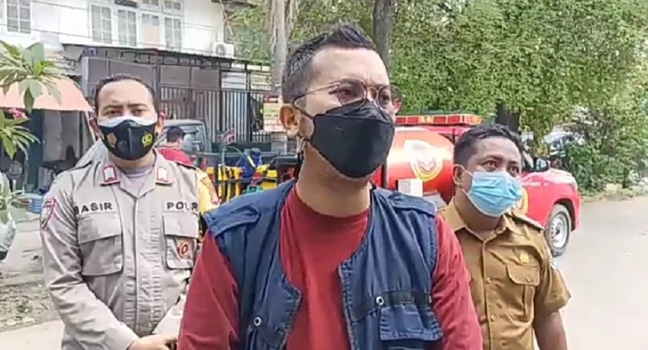 BIN Memberikan Sosilisasi Tentang Covid-19 dan Penyemprotan Cairan Disinfektan dalam Adaptasi Kebiasaan Baru