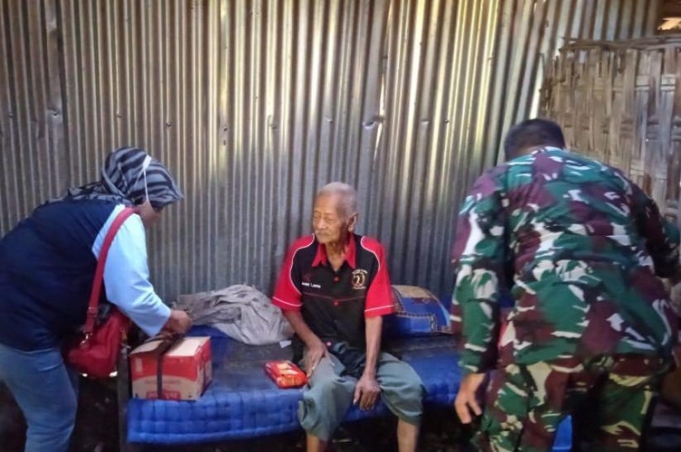 Begini Kepedulian Koramil 11/Manyaran kepada Warga Kurang Mampu di Masa Pandemi