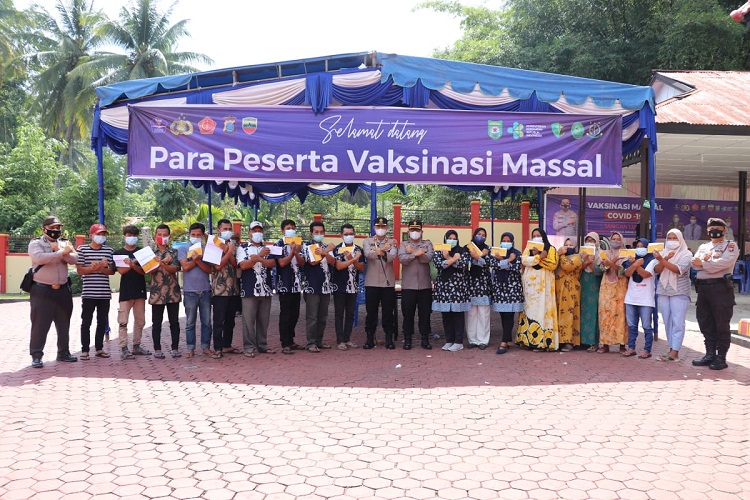 HUT Bhayangkara ke-75 Polres Madina Vaksin Ribuan Warga