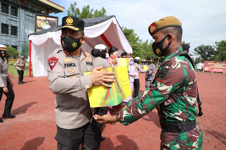 Jelang Hari Bhayangkara ke-75, Polda Sumut Ringankan Beban Ekonomi Masyarakat Terdampak Covid-19