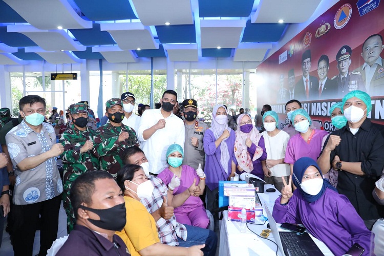 Kapolda Sumut dan Pangdam I/BB Pastikan Vaksinasi Massal Memenuhi Target