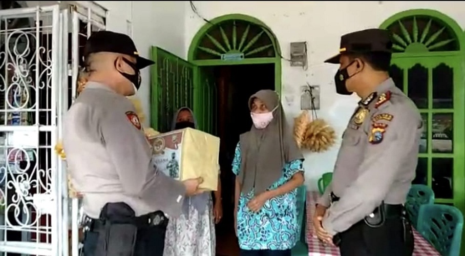 Kapolsek Tanah Putih Polres Rokan Hilir Laksanakan Kegiatan Anjangsana Warakauri dalam Rangka HUT Polri ke-75