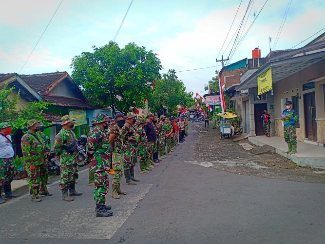 Satgas TMMD ke-111 Kodim 0735/Surakarta dan Warga Mengawali Kegiatan dengan Apel Pengecekan