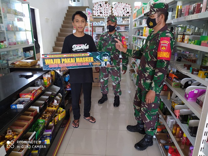 Tidak Pernah Bosan Babinsa Aktif Berikan Himbauan Tentang Prokes Terhadap Warga