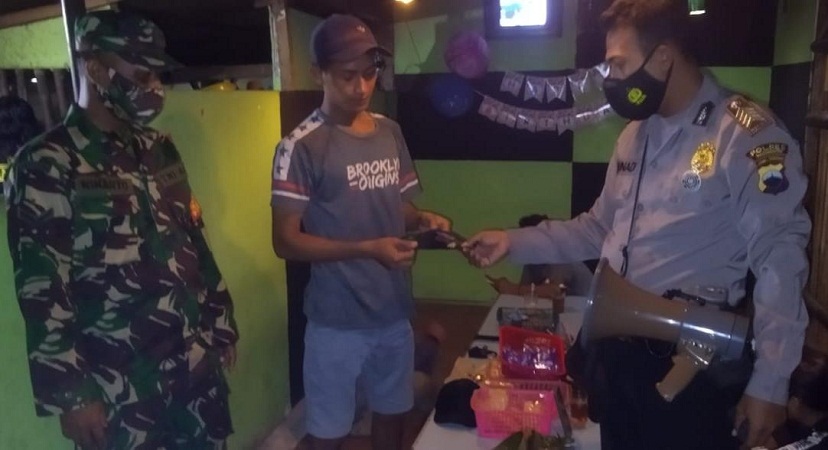Anggota Koramil Bersama Polsek Puhpelem Gelar Gakplin Prokes Covid-19