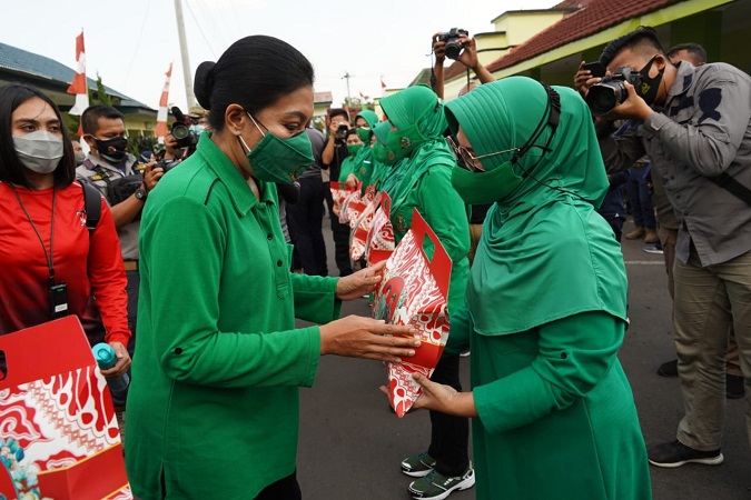 Berikan Motivasi Nakes, Kasad Mengunjungi RST Wijayakusuma Purwokerto