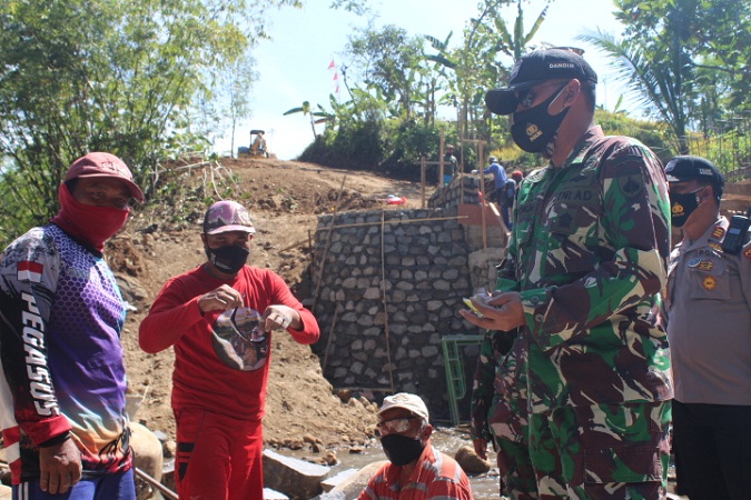 Dandim 0728/Wonogiri Meninjau Lokasi TMMD Sengkuyung Tahap II Desa Watangsono