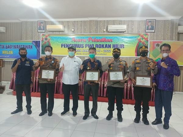 Kapolres Rokan Hilir AKBP Nurhadi Ismanto SH SIK Menghadiri Kegiatan Pelantikan dan Pengukuhan Pengurus PWI Rohil