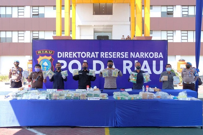 Lagi, Polda Riau Memusnahkan Ratusan Kg Sabu dan Ribuan Butir Pil Ekstasi