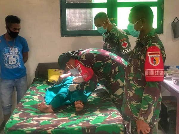 Satgas Yonif 512 Mengadakan Khitan Gratis Buat Anak-anak Perbatasan Papua