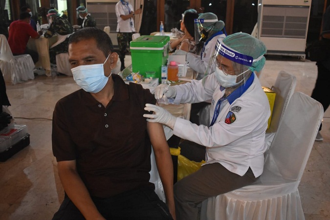 Tim Vaksinator RSAU dr. Siswanto Lanud Adi Soemarmo Diterjunkan Langsung Bantu Serbuan Vaksinasi