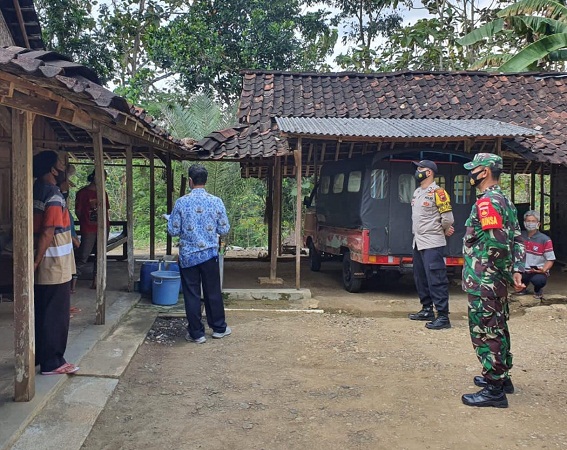 Ini Tujuan Babinsa Mendampingi Petugas Kesehatan Laksanakan Tracing