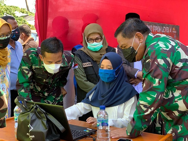Danrem 061/Sk Mendampingi Menhub dan Pangdam III/Slw Tinjau Percepetan Vaksinasi di Bogor
