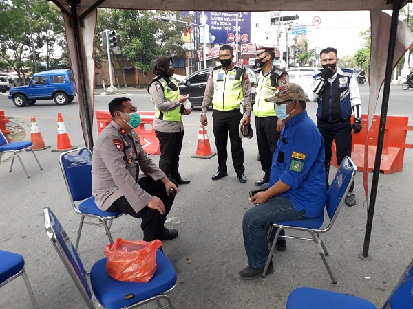 Kapolsek Medan Helvetia dan Camat Cek Pos Pemeriksaan Operasi Kontijensi Aman Nusa II Toba