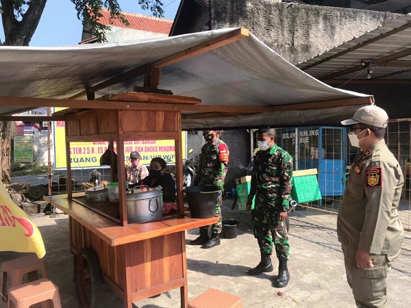 Koptu Heru Mengajak Pedagang Kaki Lima Taati Prokes