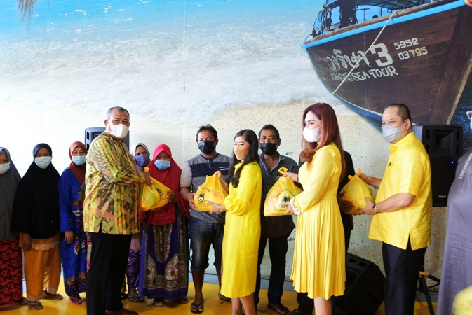 Kunker ke Medan, Ketua Komisi I DPR RI Ikut Baksos Partai Golkar