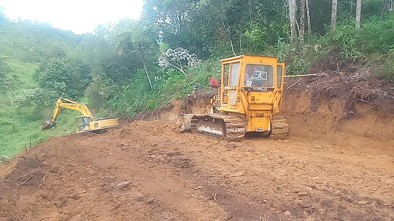 Berkat Kerja Keras Personel Satgas dan Alat Berat, Pembukaan Jalan 8M Mencapai 3450M