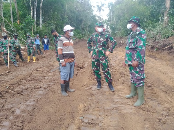 Dandim 0206/Dairi Meninjau Sasaran Fisik Pembukaan Jalan Penghubung Desa