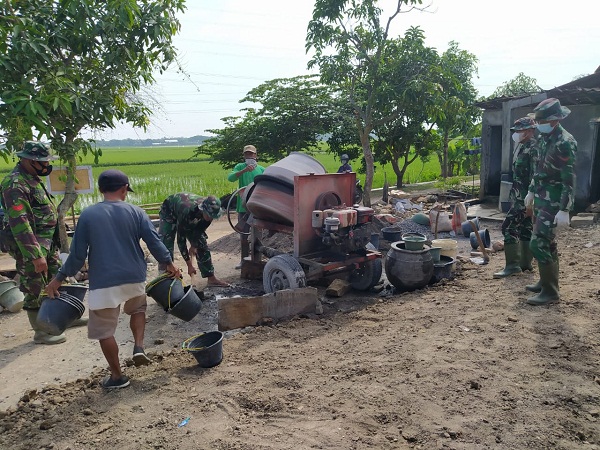 Kejar Target Sasaran Fisik RTLH Mengerahkan Mesin Molen untuk Percepat Pemlesteran Lantai