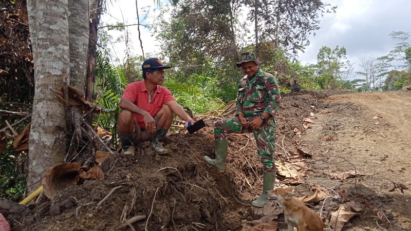 Pak Brutu: Gak Masalah Harga Cabe Murah, yang Penting Kami Punya Jalan Baru