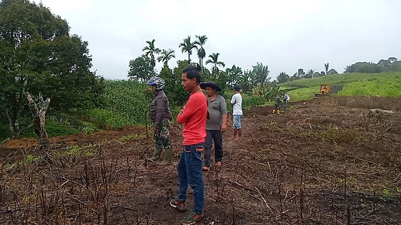 Pekerjaan Fisik Bangun 8 Km Jalan Baru Penghubung Dua Desa Terus Digasak Kodim 0206/Dairi