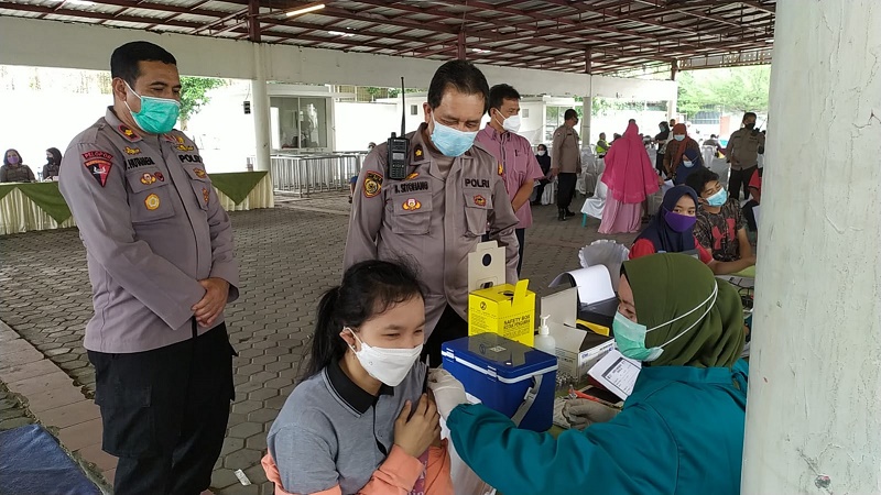 Plt. Kabag Sumda Polrestabes Medan Cek Vaksin Pertama di PRSU Medan Helvetia