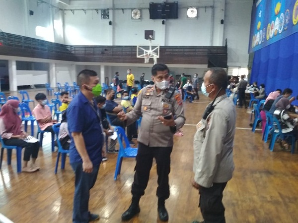 Polsek Medan Area Bersama 3 Pilar dan Nakes RSU Melaksanakan Vaksinasi Covid-19 ke-1