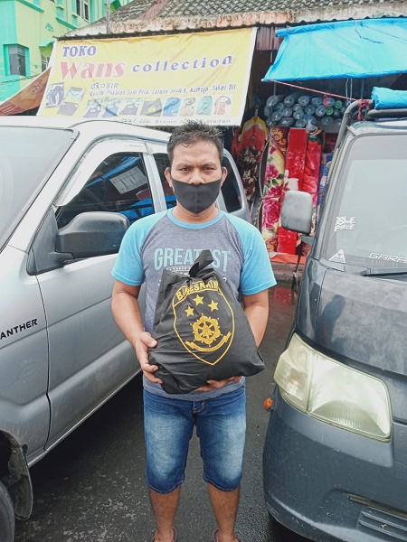 5000 Paket Sembako Disebar, Pekerja Kasar Pusat Pasar Medan Dapat Bantuan Kabareskrim