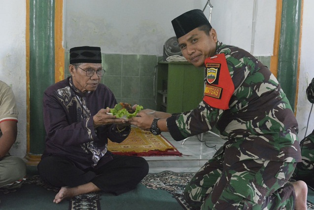 Acara Syukuran Bersama Tokoh Masyarakat dan Anak Yatim Satgas Yonarhanud 11/WBY