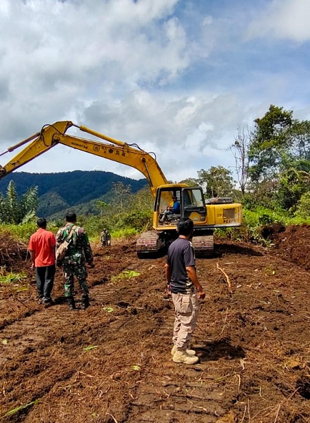 Blusukan di Kaki Bukit Barisan, TNI Membantu Pemda Percepat Pembangunan di Wilayah Pakpak Bharat