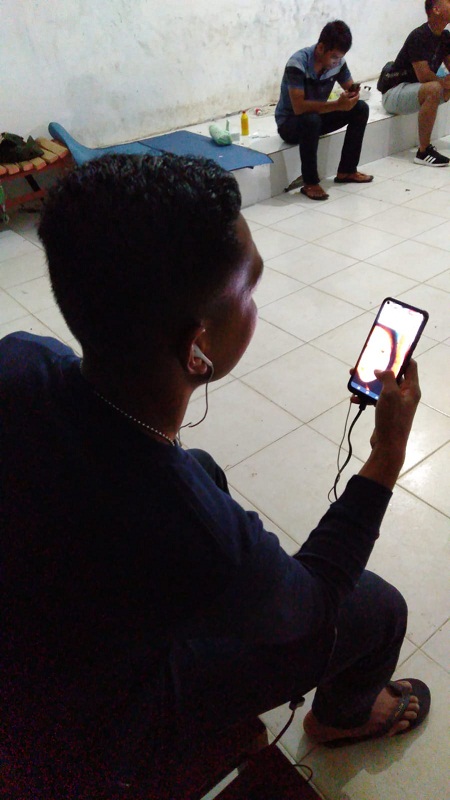 Melepas Kerinduan Sang Kekasih, Pratu Dongklo: Jauh di Mata Dekat di Hati, Gak Tahan Paket Internetnya