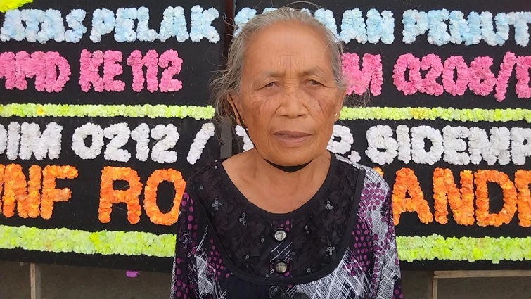 Penutupan TMMD 112, 100 Warga Desa Aornakan 2 dan Sikupak 1 Terima Bantuan Sembako