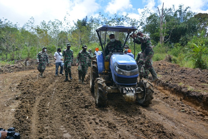 TMMD ke-112 Kodim 0206/Dairi Akselerasikan Perbaikan Ekonomi Warga Pelosok Desa