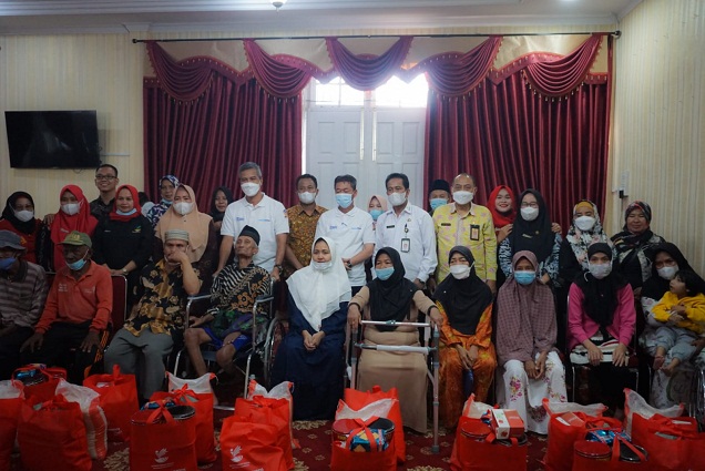 Bupati Rohil Serahkan Bantuan dan Dukungan Psikososial Atensi dari Kemenkes RI