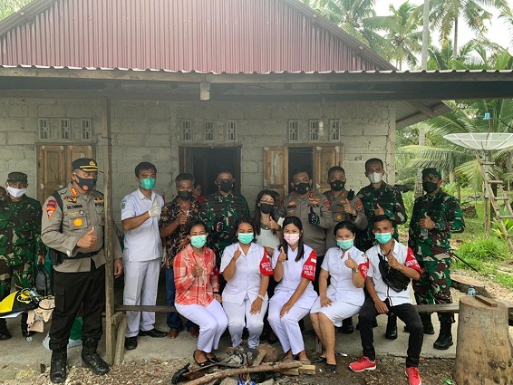Pangdam I/BB Bersama Kapoldasu Naik Sepeda Motor ke Pelosok Desa Demi Vaksinasi Covid-19