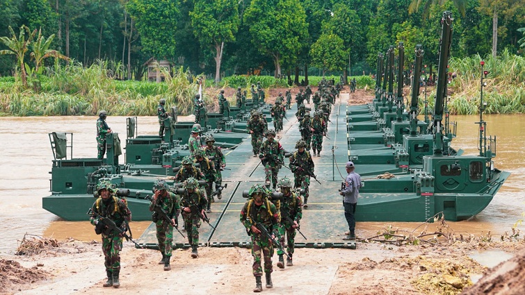 Wakasad Menyaksikan Latihan Puncak Antar Kecabangan TNI AD