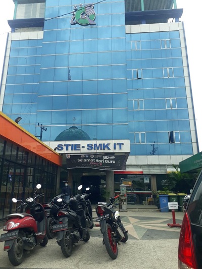 Saat Dikonfirmasi, Kepsek SMK Tritech: Saya Juga Wartawan Pewarta Indonesia Online, Garda Medan.news dan Pelangi.com