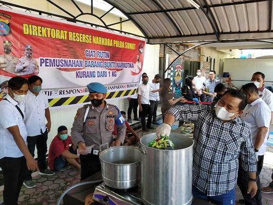 Direktorat Reserse Narkoba Polda Sumut Musnahkan Barang Bukti 7. 270. 77 Gram Sabu