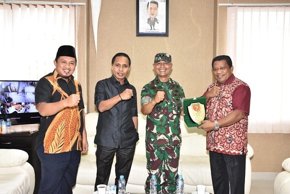 Kunjungi DPRD, Pangdam Mengenalkan Program Mutiara Pattimura