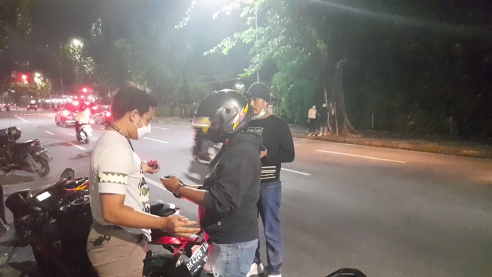 Beri Rasa Aman dan Nyaman di Malam Hari, Reskrim Polsek Medan Baru Patroli Hunting 3C