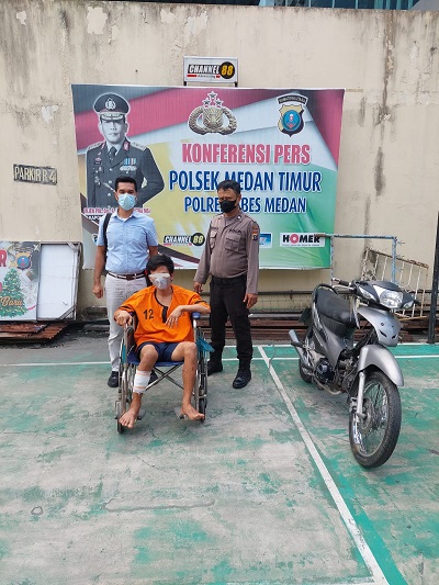 Coba Lawan Petugas, Polsek Medan Timur Tembak Kaki Pelaku Pencurian Septor di Masjid Mustaqin